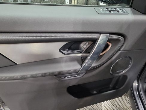 New 2024 Land Rover Discovery Sport Dynamic SE image 14