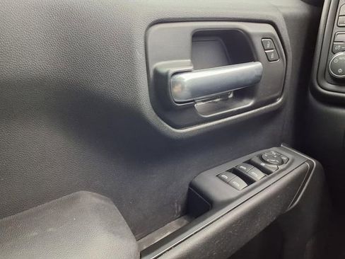 Used 2019 Chevrolet Silverado 1500 Custom w/ Custom Value Package image 17