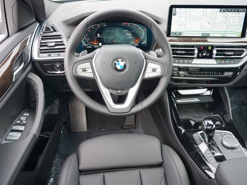Used 2025 BMW X4 xDrive30i w/ Premium Package image 15