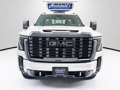 Used 2024 GMC Sierra 3500 Denali Ultimate image 2