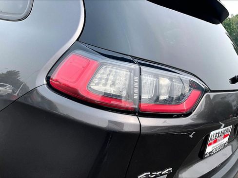 Used 2019 Jeep Cherokee Trailhawk AWD/4WD image 28