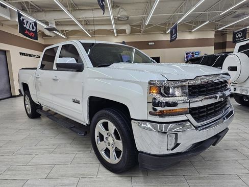 Used 2017 Chevrolet Silverado 1500 LT w/ Texas Edition RWD image 4