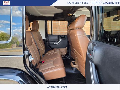 Used 2017 Jeep Wrangler Unlimited Sahara w/ Dual Top Group AWD/4WD image 14