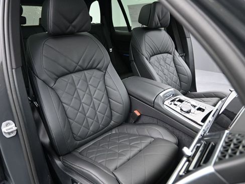 New 2026 BMW X5 xDrive50e image 28