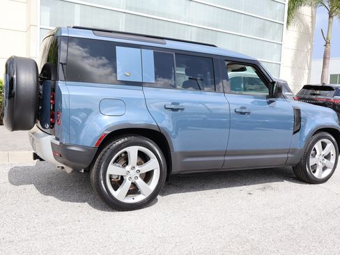 Used 2023 Land Rover Defender 110 S AWD/4WD image 9