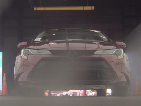 Used 2023 Toyota Corolla LE w/ LE Convenience Package image 4