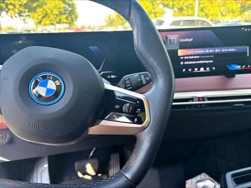 Used 2024 BMW iX xDrive50 w/ Sport Package AWD/4WD image 15