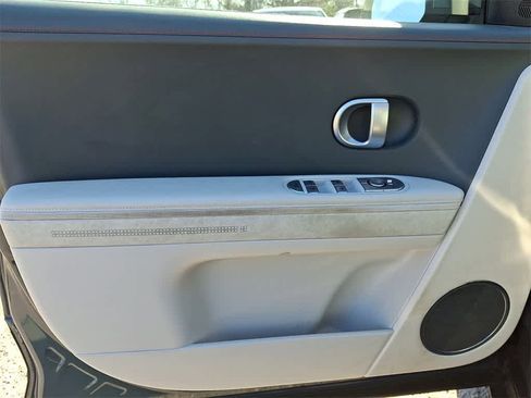 Used 2023 Hyundai Ioniq 5 SEL image 12