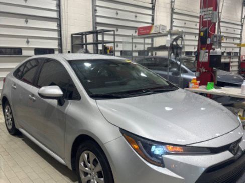 Used 2023 Toyota Corolla LE image 2