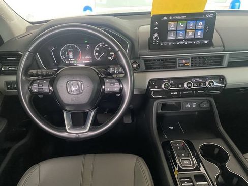 Certified 2025 Honda Pilot EX-L image 17