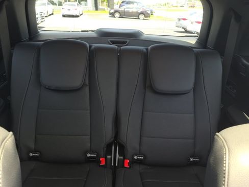 Certified 2025 Mercedes-Benz GLS 450 4MATIC image 30