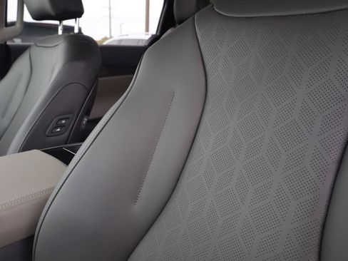 New 2026 Kia Carnival EX FWD image 22