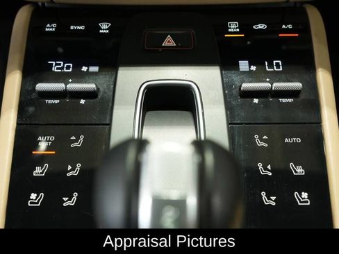 Certified 2022 Porsche Macan image 21