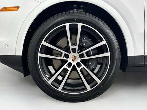 New 2026 Porsche Cayenne Coupe image 32