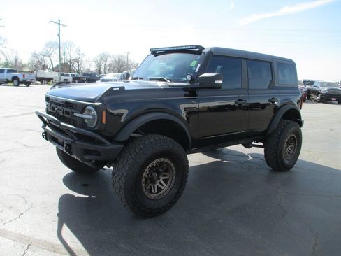Used 2022 Ford Bronco Badlands image 10