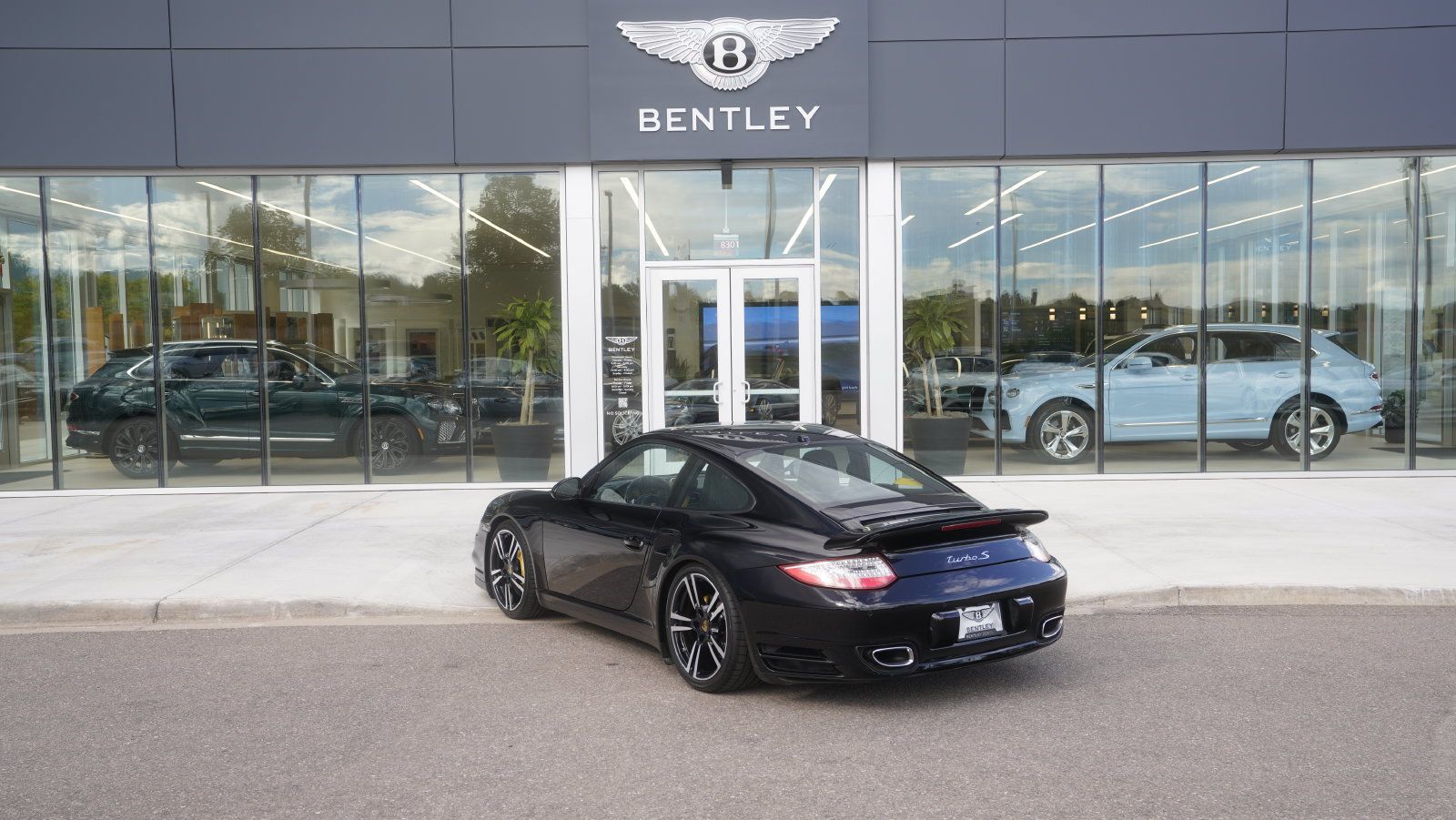Used 2013 Porsche 911 Turbo S AWD/4WD image 8