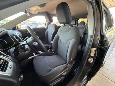 Used 2018 Jeep Compass Sport FWD image 11