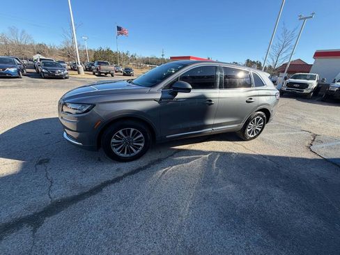 Used 2021 Lincoln Nautilus AWD w/ Equipment Group 101A image 3