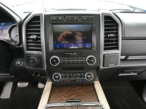 Used 2021 Ford Expedition Platinum image 34