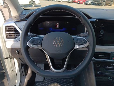 New 2025 Volkswagen Taos SE image 14