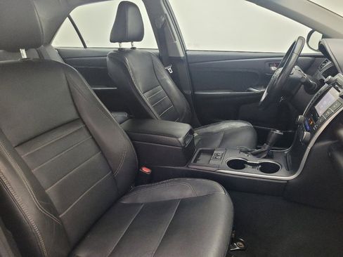Used 2017 Toyota Camry XLE image 21