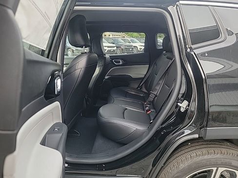 New 2025 Jeep Compass Limited w/ Sun & Sound Group image 7