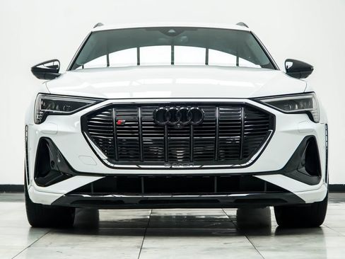 Used 2023 Audi e-tron S Prestige AWD/4WD image 9