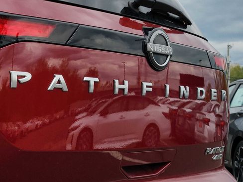 Used 2022 Nissan Pathfinder Platinum w/ Cargo Package image 30