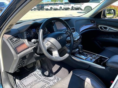 Certified 2018 INFINITI Q70 L 3.7 w/ Sensory Package RWD image 16