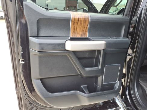 Used 2019 Ford F150 Lariat w/ Equipment Group 502A Luxury AWD/4WD image 17