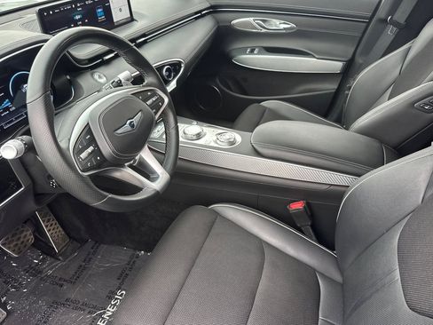 Used 2023 Genesis GV70 2.5T w/ Sport Prestige Package image 10