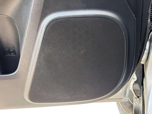 Used 2020 Toyota 4Runner SR5 AWD/4WD image 22