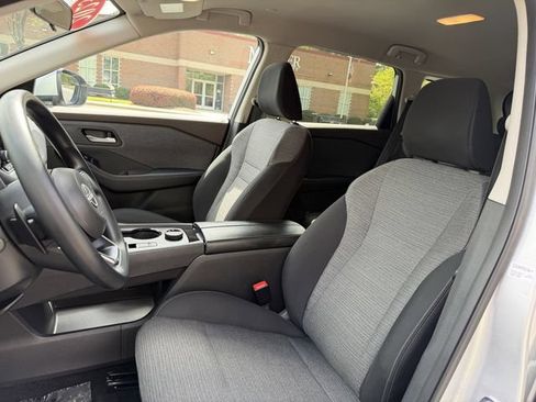 Used 2023 Nissan Rogue SV AWD/4WD image 11