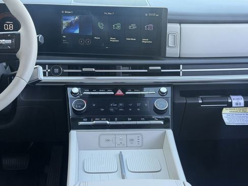 Used 2025 Hyundai Santa Fe SEL image 19