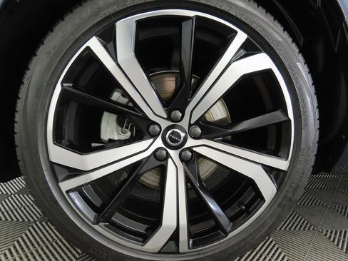Used 2023 Volvo XC60 B5 Ultimate w/ Climate Package image 30