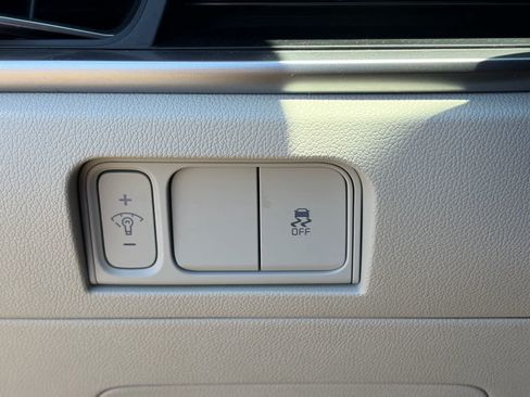 Used 2025 Kia Sorento S w/ Panoramic Sunroof Package FWD image 24