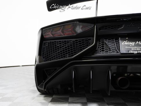 Used 2017 Lamborghini Aventador LP 750-4 Superveloce image 16