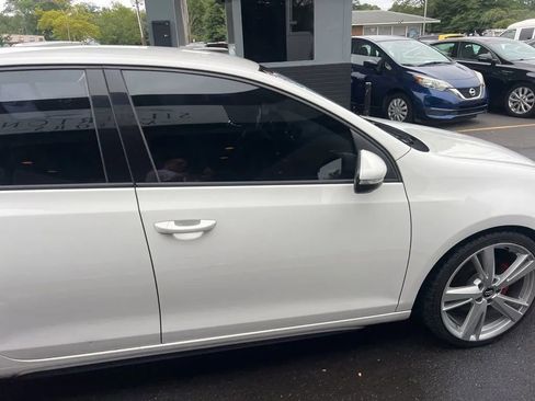 Used 2014 Volkswagen GTI Wolfsburg Edition image 17