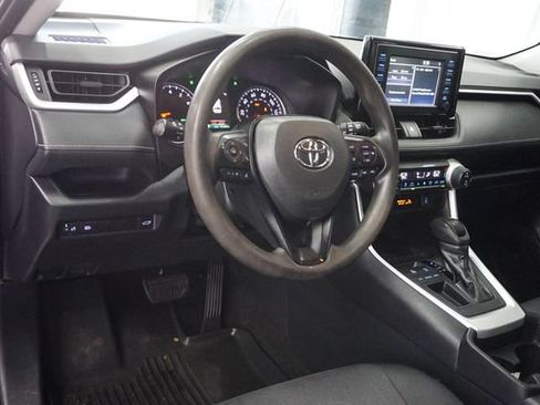 Used 2019 Toyota RAV4 XLE w/ Convenience Package image 5
