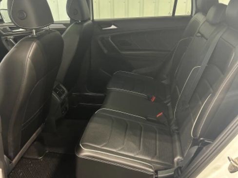 Used 2023 Volkswagen Tiguan SEL R-Line image 7