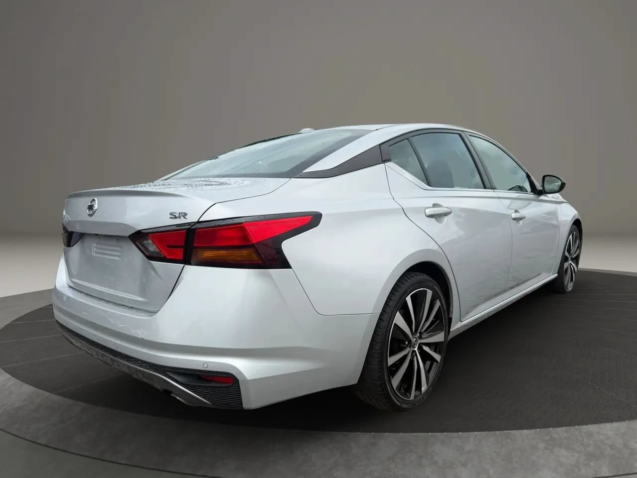 Used 2020 Nissan Altima 2.5 SR FWD image 5