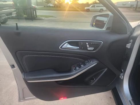 Used 2019 Mercedes-Benz GLA 250 4MATIC image 9