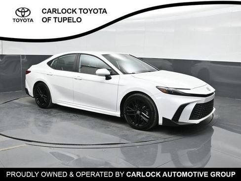 Used 2026 Toyota Camry SE FWD image 6