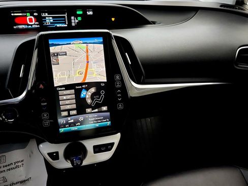 Certified 2018 Toyota Prius Prime Premium image 28