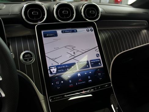 Used 2024 Mercedes-Benz GLC 300 image 18