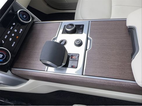 Used 2023 Land Rover Range Rover SE image 34