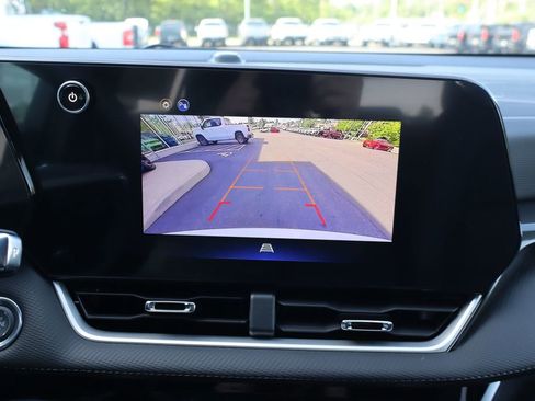 New 2026 Chevrolet Equinox LT w/ Convenience Package II FWD image 11