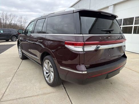 Used 2024 Lincoln Navigator Reserve image 7