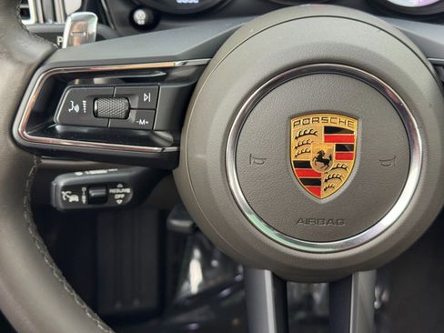 Used 2023 Porsche Macan image 22