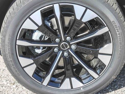 New 2026 Volvo XC60 B5 Plus w/ Protection Package Premier AWD/4WD image 12